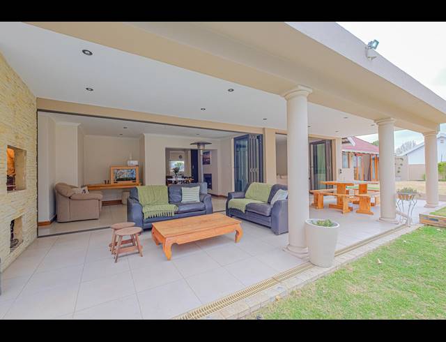 3 BEDROOM FREEHOLD FOR SALE IN PARKMORE